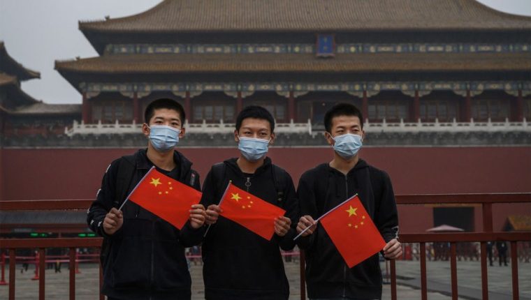 Mascarillas contra el coronavirus | No se trata de que “los asiáticos son más obedientes”, sino del efecto individual en la sociedad: Winnie Yip, profesora de Harvard