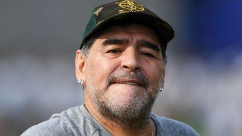 La llamada del médico de Maradona al 911 durante el colapso del astro argentino (y por qué causa controversia)