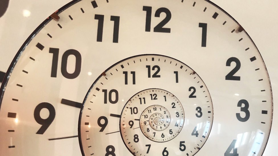 Qué son los “cristales de tiempo”, el extraño estado de la materia que puede revolucionar la tecnología