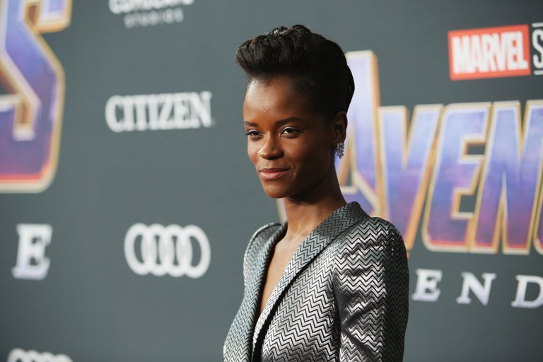 Por qué la estrella de Black Panther, Letitia Wright, recibió tantas críticas que tuvo que suspender su cuenta de Twitter