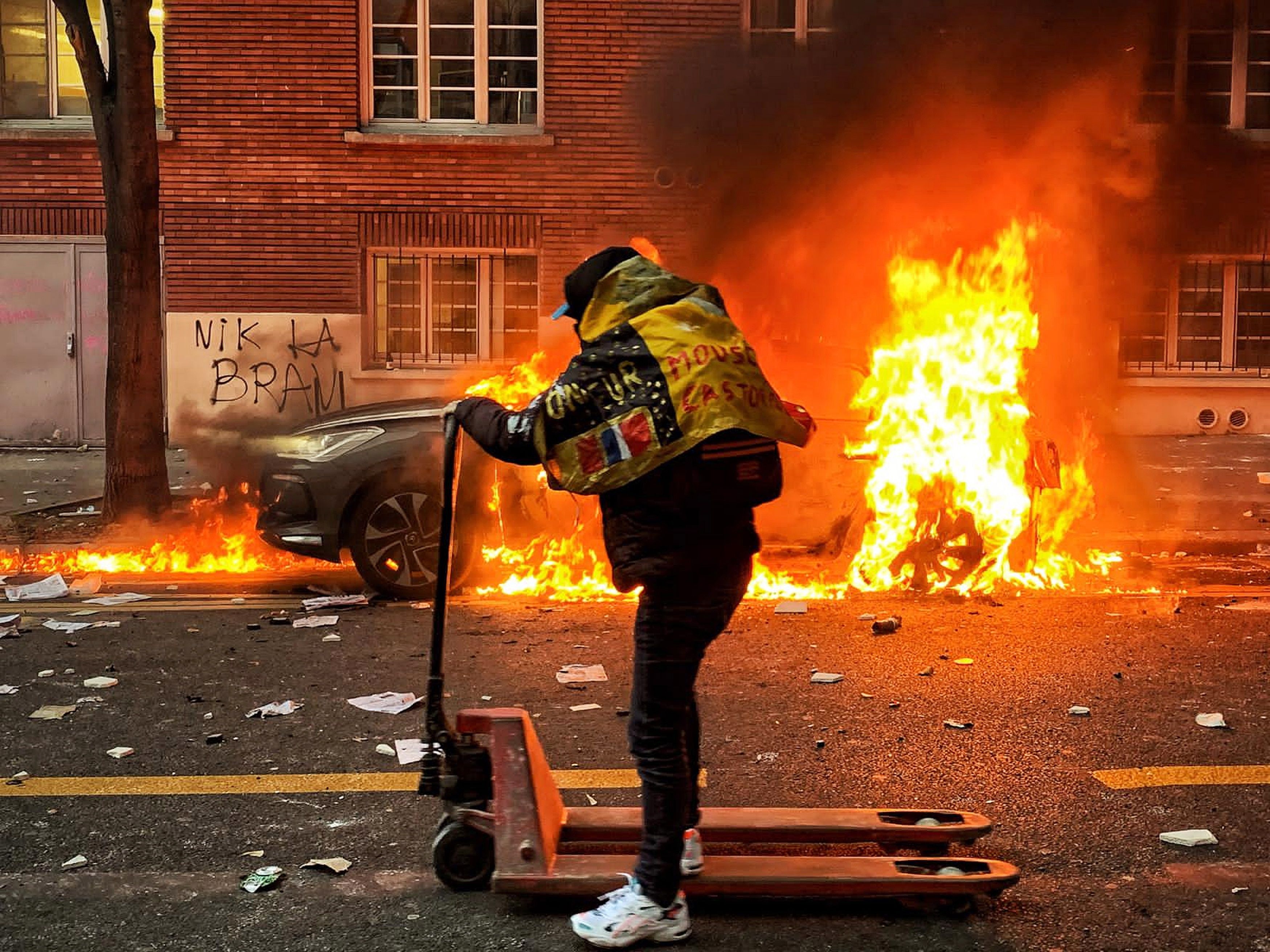IMÁGENES: Manifestaciones en Francia dejan 95 personas detenidas y 67 policías heridos