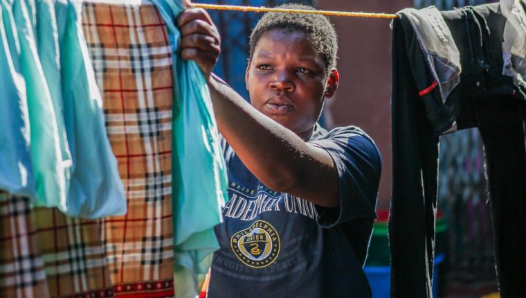 Tráfico de niños en África: ¿qué puede llevar a una mujer a vender a su bebé por US$80?