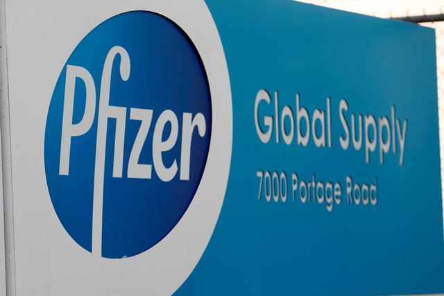 Presionada por Trump, FDA aprueba la vacuna de Pfizer contra el covid-19