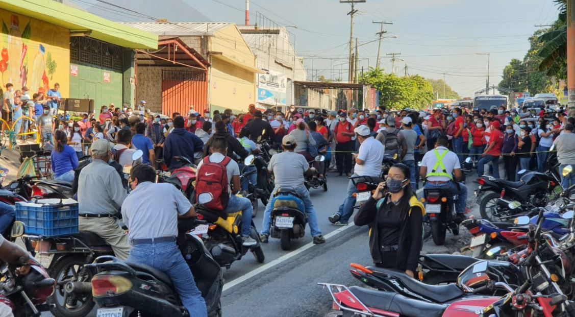 Salubristas liberan rutas del país que tenían bloqueadas para exigir pago de bono