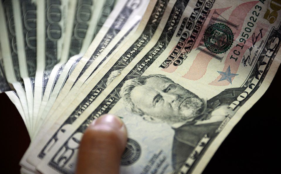 Insólito: mujer esconde cadáver de su compañero en bote de basura para