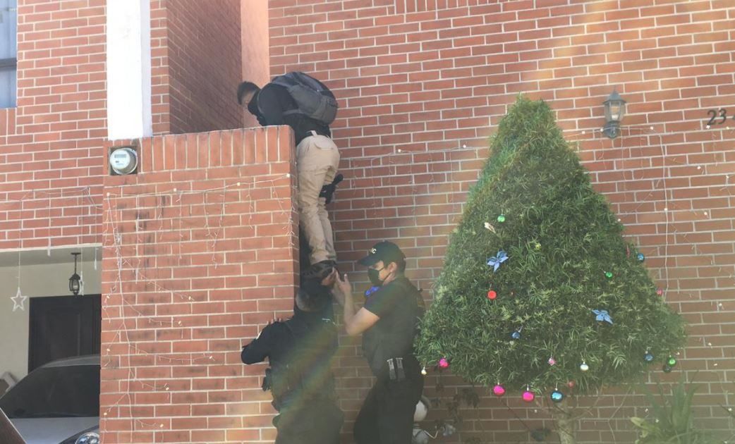 Detienen a “el Choper”, un jefe del barrio 18 que vivía en un residencial de la zona 16
