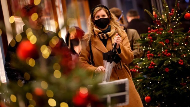 Coronavirus: Europa enfrenta la Navidad con estrictas cuarentenas y con la incertidumbre por la nueva variante detectada en Reino Unido