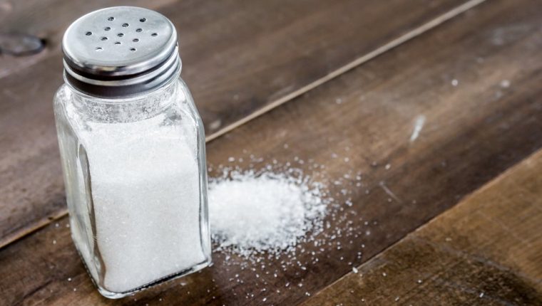6 mitos sobre el consumo de sal (y cuál es la cantidad recomendada al día)