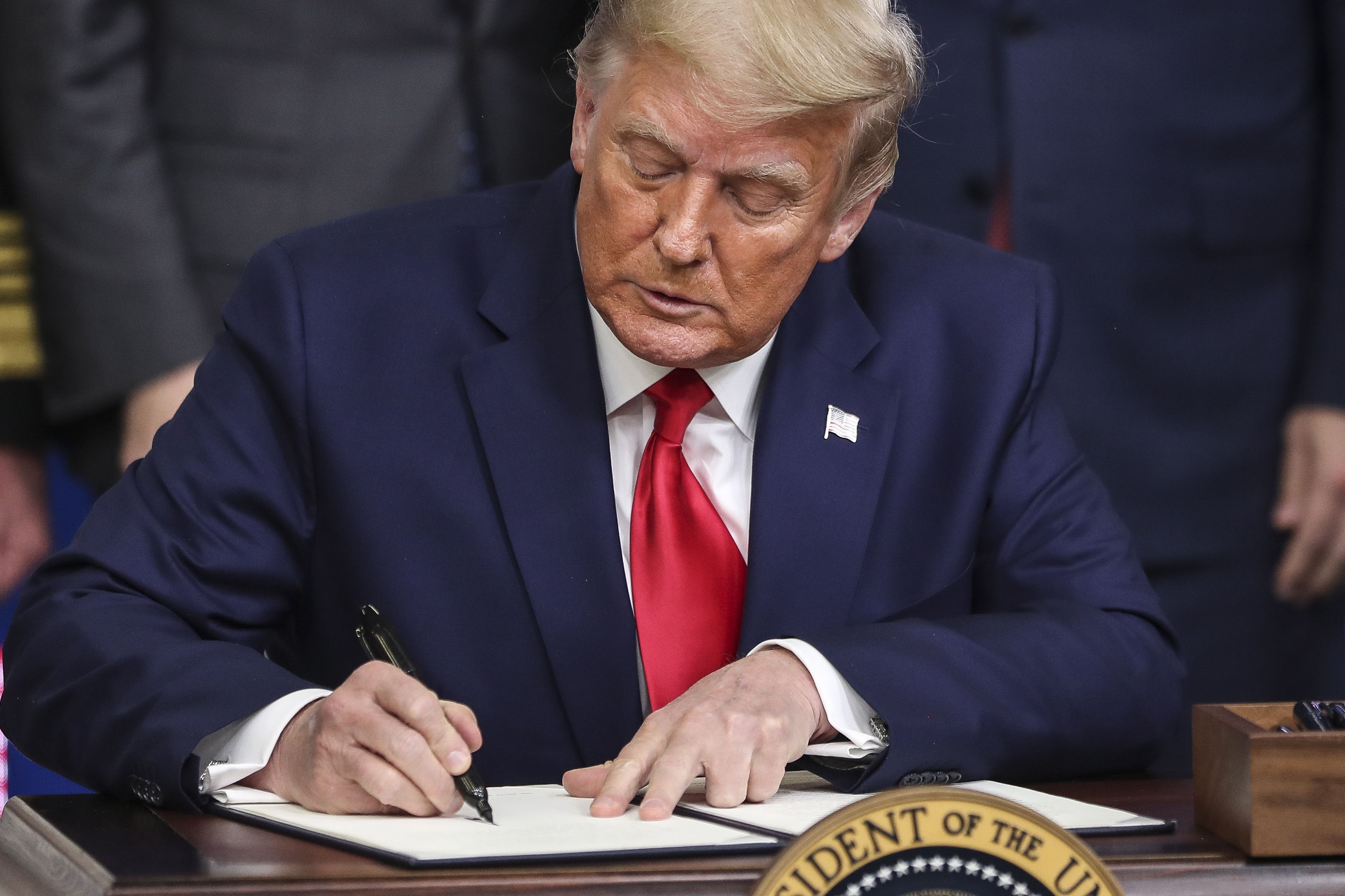 Donald Trump anuncia decreto para “priorizar” la entrega de vacunas a EE. UU. antes que a otros países