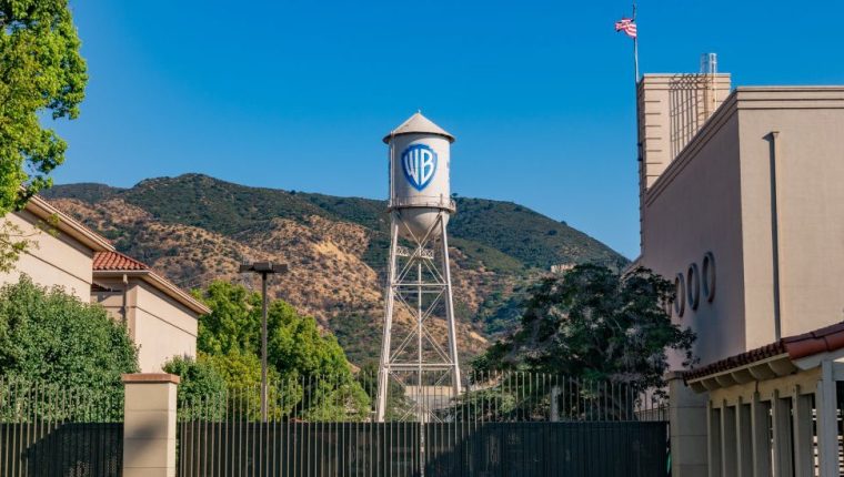 Warner Bros. anuncia que todas sus películas se estrenarán en 2021 al mismo tiempo en los cines y en streaming en EE.UU.