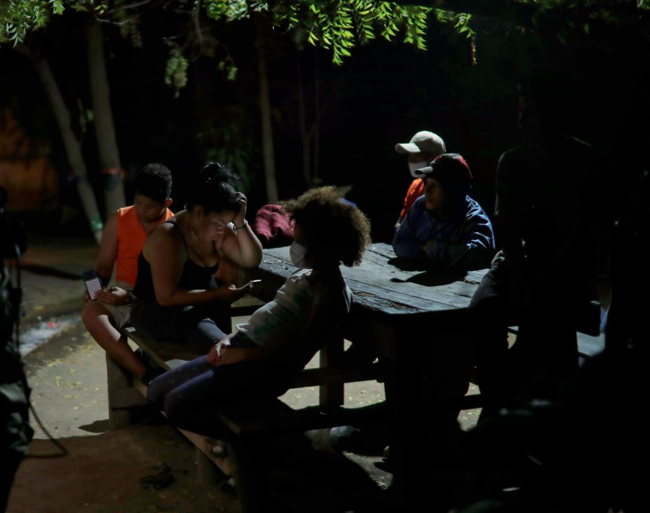 Caravana migrante: hondureños esperan resignados el retorno de Guatemala a su país