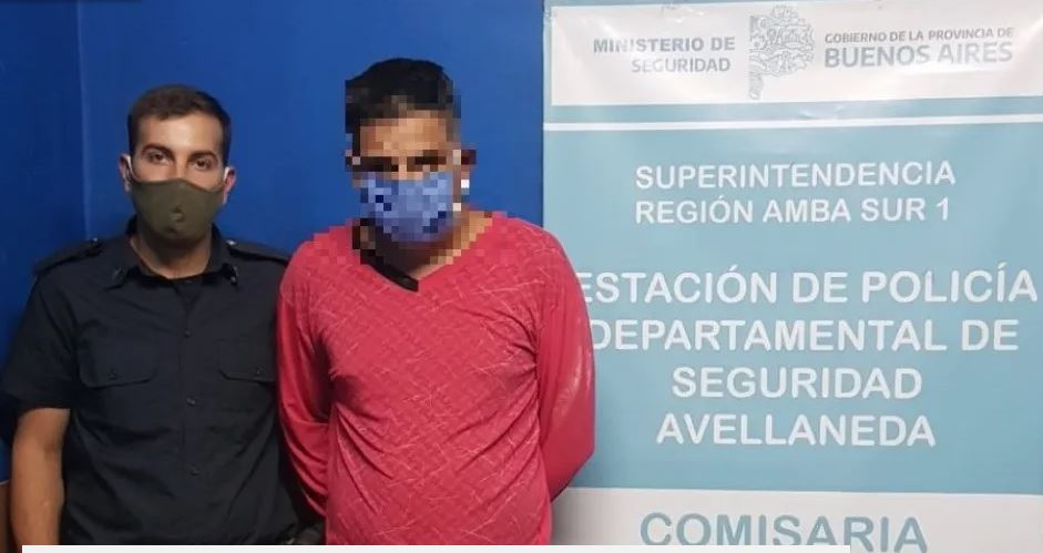 Hombre descubre infidelidad entre su esposa y un amigo y protagoniza brutal ataque