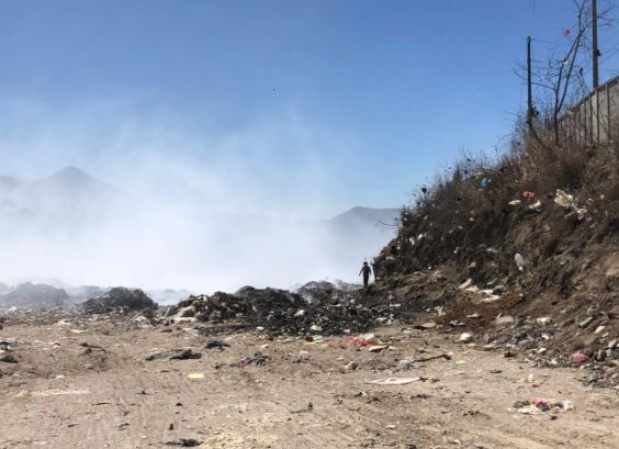 Incendio en vertedero a cargo de Amsa afecta a vecinos de colonias aledañas