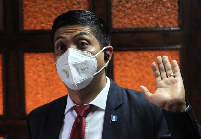 Mynor Moto solicita regresar al Juzgado Tercero y Feci pide que se active alerta roja de Interpol
