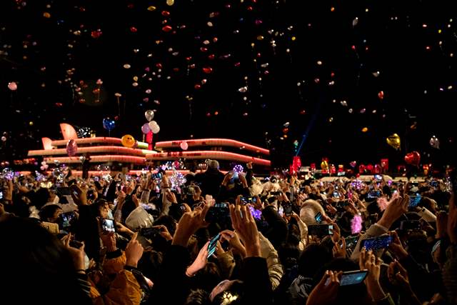 Fotos | “Tenemos derecho a disfrutar”: Wuhan celebra a lo grande la llegada del 2021