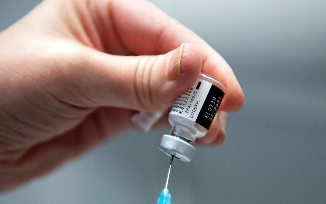 Unión Europea presiona a las farmacéuticas ante los retrasos en la vacuna contra el coronavirus