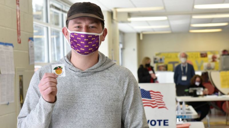 La reñida disputa entre demócratas y republicanos en Georgia por quedarse con el control del Senado de Estados Unidos
