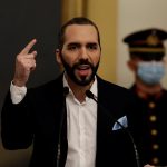 Bukele llama “ladrones” a opositores que critican el bitcóin y asegura que infunden “miedo” a la población sobre la criptomoneda