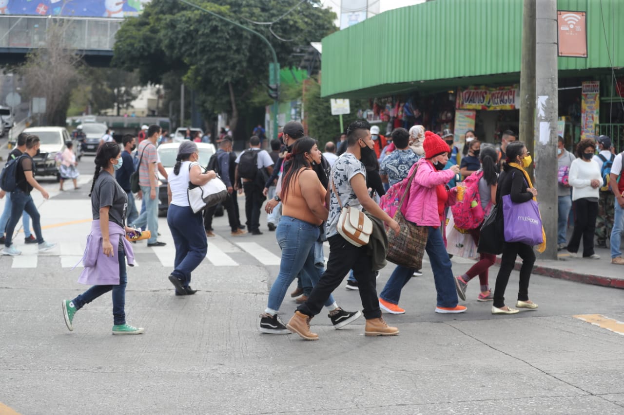 Casi 3 mil casos en 48 horas: coronavirus acelera en Guatemala y estos datos lo reflejan