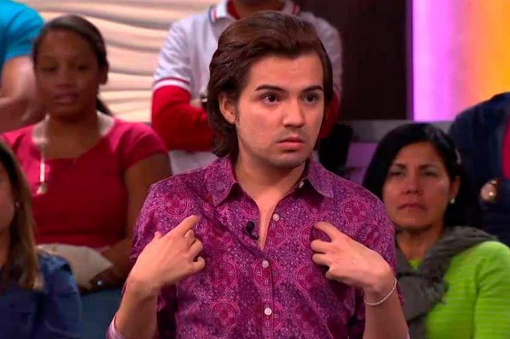 “Estúpida, mi pelo, idiota”: Así luce el guatemalteco que se volvió meme viral tras salir en TV