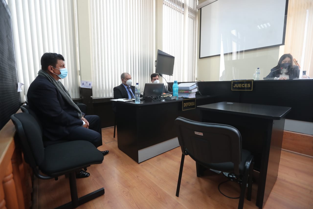 Estuardo Galdámez escucha señalamientos en su contra en caso Asalto al Ministerio de Salud
