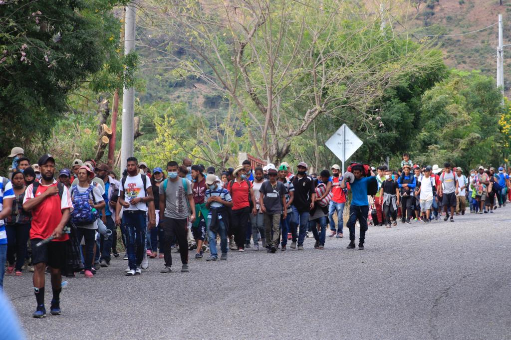 Caravana migrante: hondureños continúan su camino y esperan que salvadoreños y guatemaltecos se unan