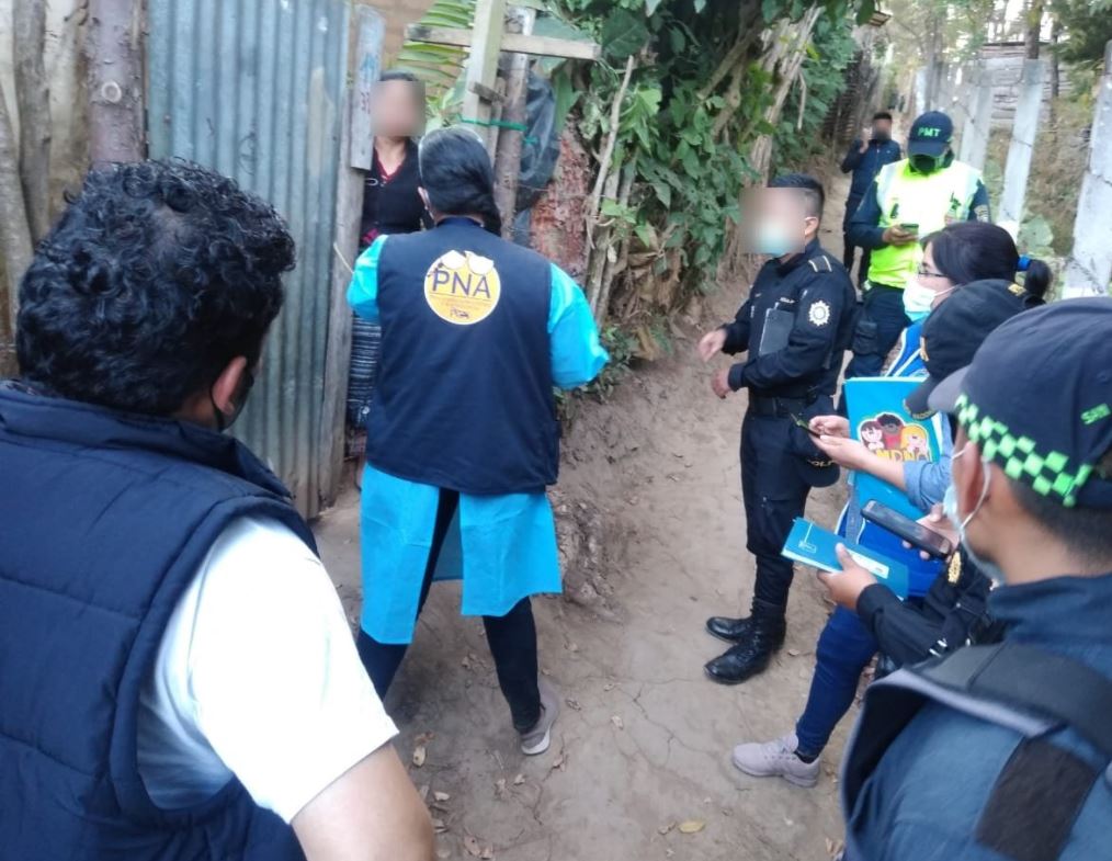 Niña habría sido “atada y golpeada” en su vivienda: autoridades rescatan a menor de 9 años en San Juan Sacatepéquez
