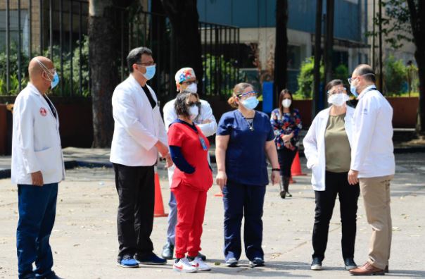 Médicos del Hospital Roosevelt exigen a Salud vacuna contra el covid-19 y señalan que desconocen estrategia