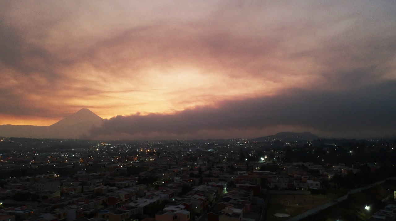 Alertan por nuevo incendio en el vertedero a cargo de Amsa, en Villa Nueva, afectando la capital y municipios cercanos