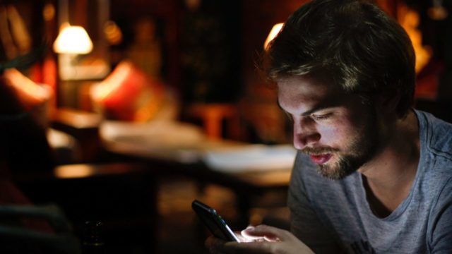 Qué es el “modo borracho” que WhatsApp y otras aplicaciones quieren que tenga en su teléfono