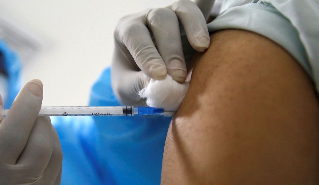 OPS: los suministros siguen siendo limitados y las entregas a través de Covax serán reducidas en un comienzo pero aumentarán cada mes