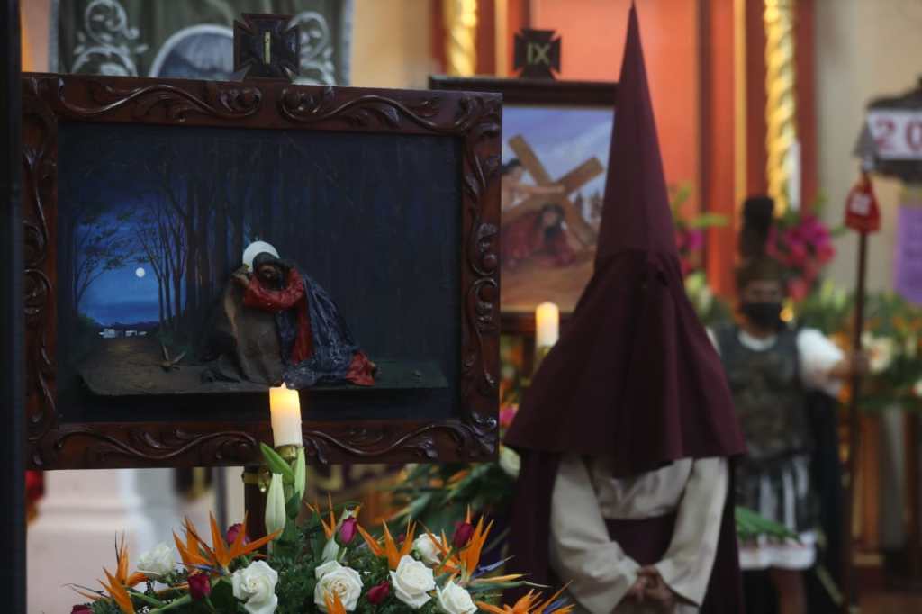 Velación de Jesús Nazareno de la Caída de San Bartolomé de Becerra, Antigua Guatemala