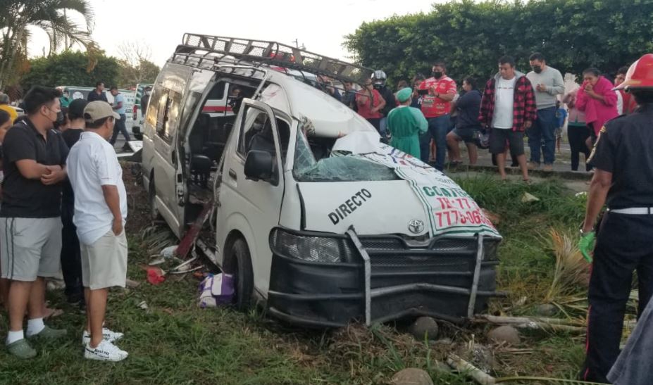 Tragedia en Coatepeque: Microbús choca contra un camión y mueren cuatro personas, entre ellas una niña de 2 años
