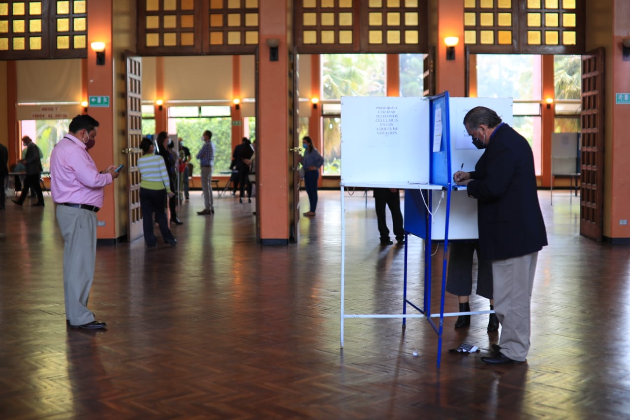Elección CC: Cuántos abogados estiman que participen en segunda vuelta