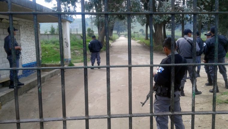 Descontrol en las cárceles y la corrupción empañan su administración