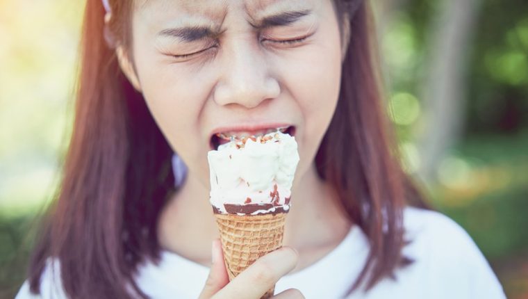 ¿Sensibilidad al morder? La proteína que explica por qué los dientes duelen tanto con el frío
