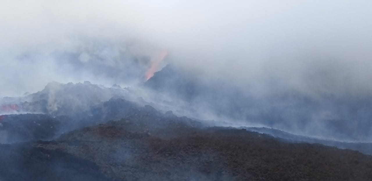 Volcán de Pacaya: nuevo flujo de lava avanza en dirección al sector La Breña, pero podría cambiar de rumbo