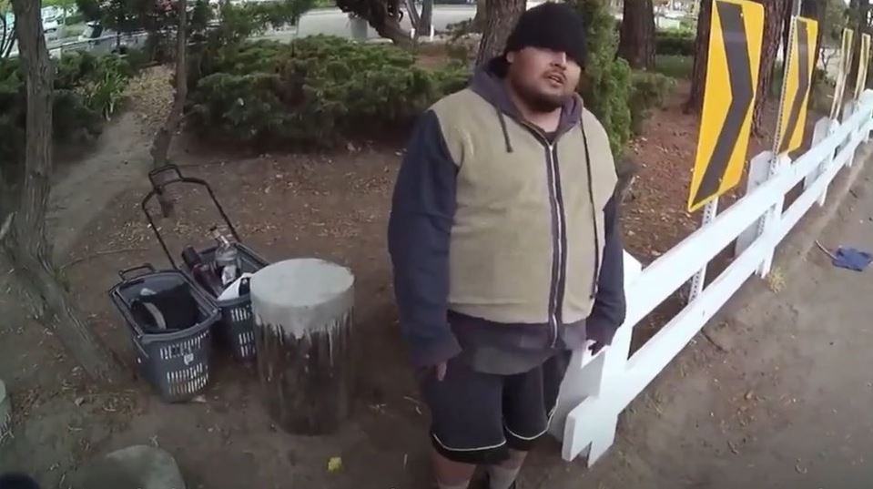 La indignación en EE.UU. por la muerte en California de un latino al que la policía inmovilizó boca abajo durante 5 minutos