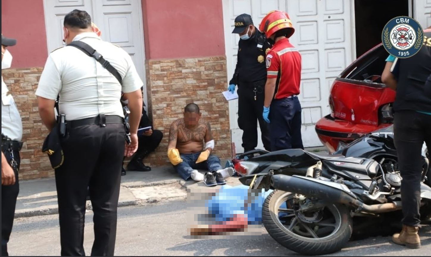 Presunto pandillero muere durante persecución policial, que también deja a un salvadoreño detenido