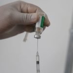 ¿Qué pasó con la mujer italiana que recibió por error seis dosis de la vacuna contra el covid-19?