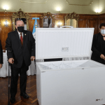 Salud recibe donación de congeladores, mientras vacunación se prioriza en la capital