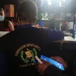 Diecisiete personas fueron detenidas a las dos de la madrugada mientras consumían bebidas alcohólicas