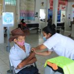 Poca afluencia de adultos mayores de 70 años en primer día de vacunación en Escuintla