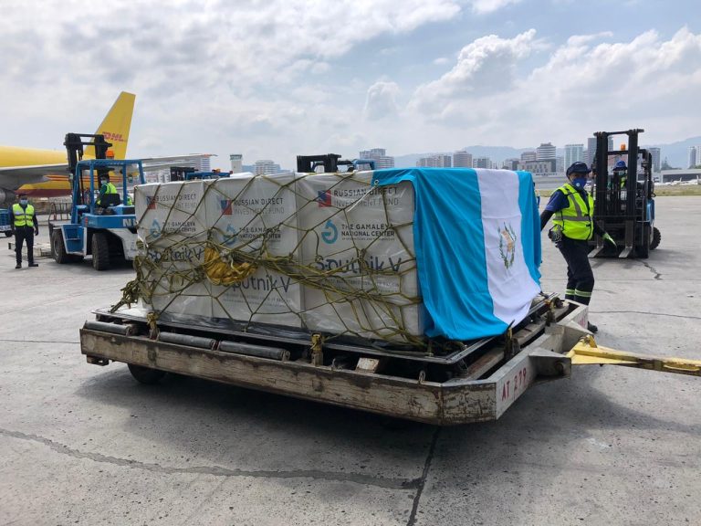 Sputnik V: ¿Qué tan buena es la vacuna que ingresó hoy a Guatemala?
