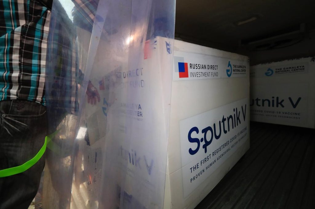 Sputnik V: Segundo lote de 50 mil vacunas contra el coronavirus arriba al país