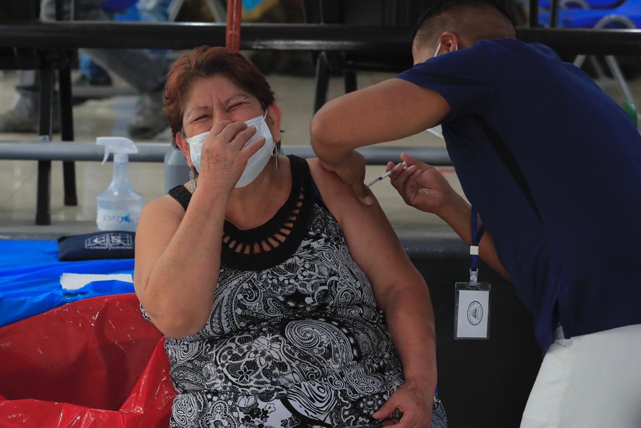 Hay un ritmo lento de vacunación contra la COVID-19 en Guatemala.