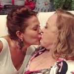 Silvia Pinal publica foto de beso en la boca con Alejandra Guzmán y así revive la polémica por Frida Sofía