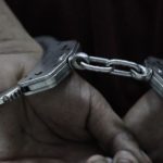 Lo condenan a 15 años de cárcel por haber estrangulado a su madre y comerse partes de su cuerpo