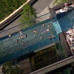 Sky pool: las fotos de la exclusiva piscina flotante en Londres (y las críticas que genera)
