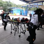 Ataque armado en campo de futbol deja tres fallecidos y cuatro heridos en Villa Canales